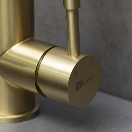 Смеситель LEMARK Expert LM5061LGN для кухни с подключением к фильтру с питьевой водой Смеситель LEMARK Expert LM5061LGN для кухни с подключением к фильтру с питьевой водой